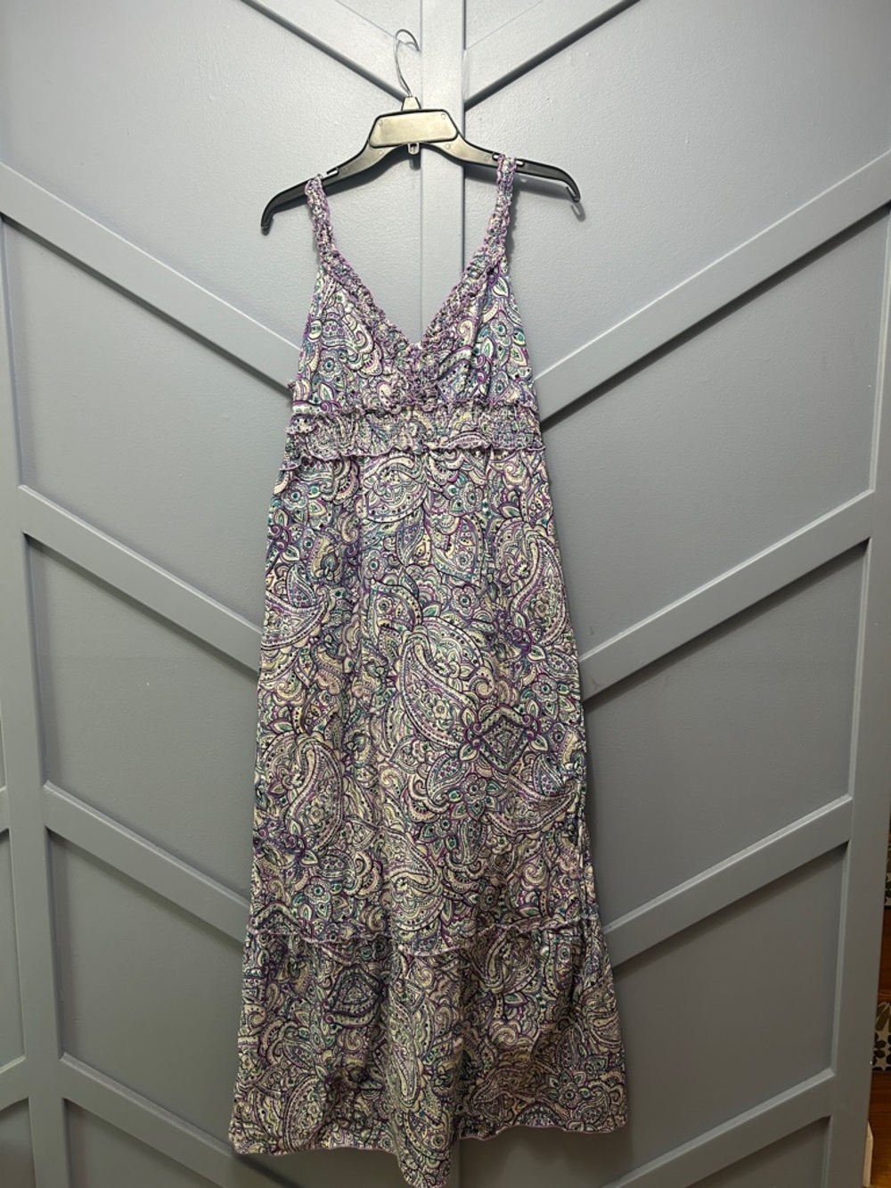 Sleeveless Purple Paisley Maxi Dress with V-Neck